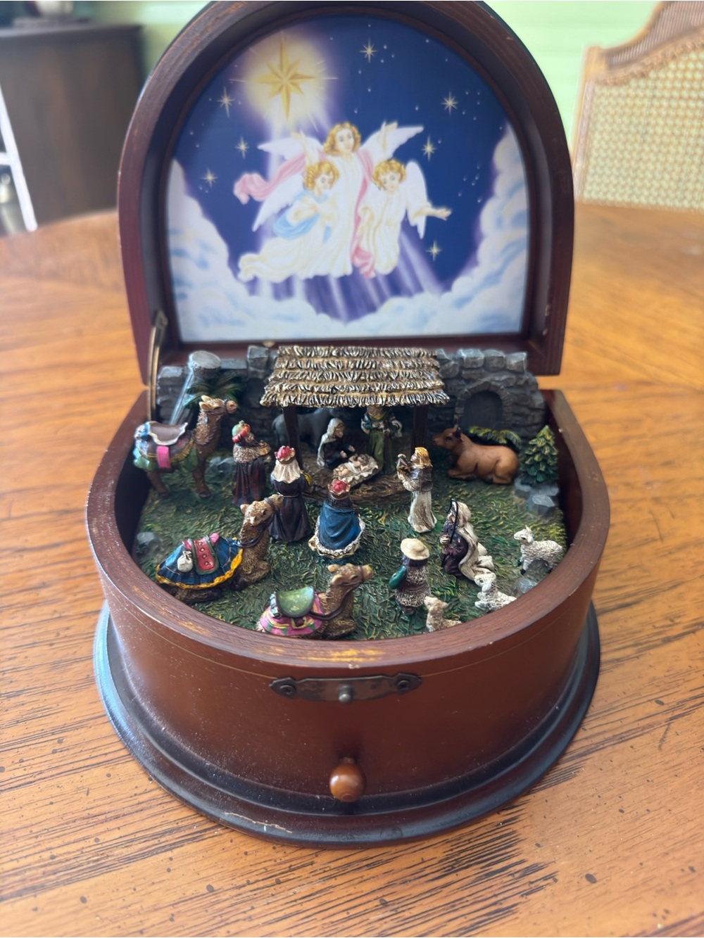 Nativity Music Box Toy - Brown Wooden Danbury Mint